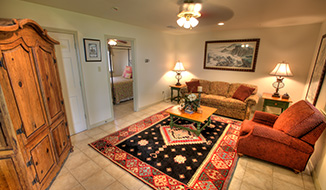 bedrooms_titile-dinosuite-livingroom