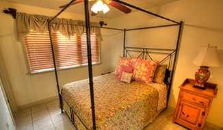 bedrooms_titile-dinosuite_bedroom