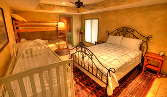 bedrooms_titile-sunsuite_bedroom-a